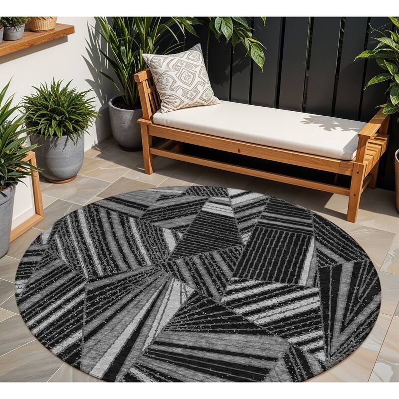 HomeRoots Geometric Transitional Rectangle Outdoor Rug - 8' Round