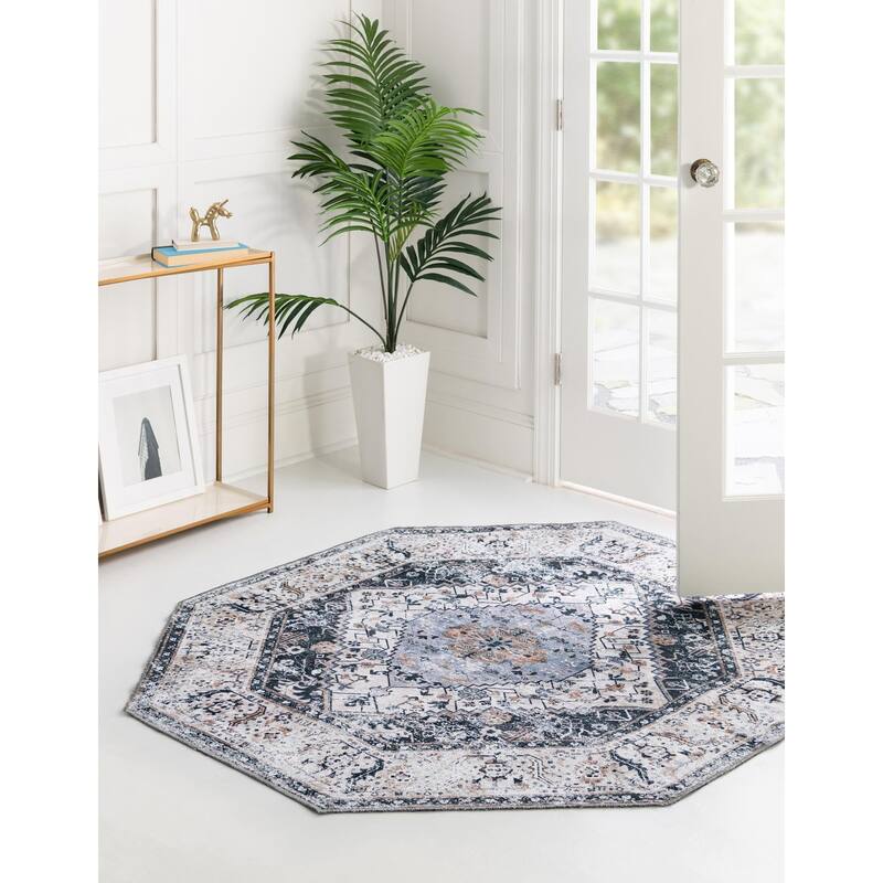 Traditional Tira Collection Area Rug