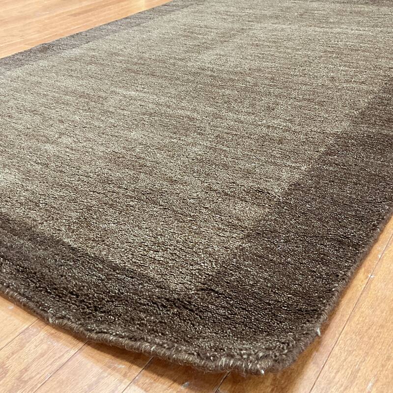 HERAT ORIENTAL Handmade 4' x 6' Dark Border Tibetan Wool Rug - 4' x 6'