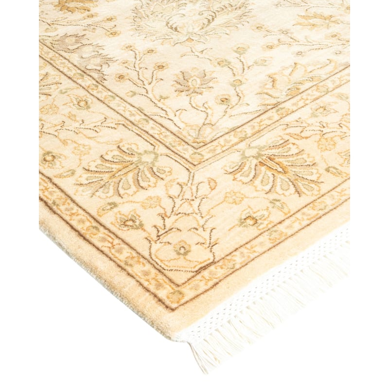Overton Hand Knotted Wool Traditional Oriental Ivory Area Rug - 4' x 6'