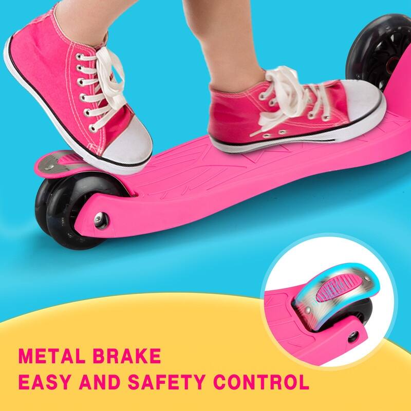 Children's three-wheel scooter