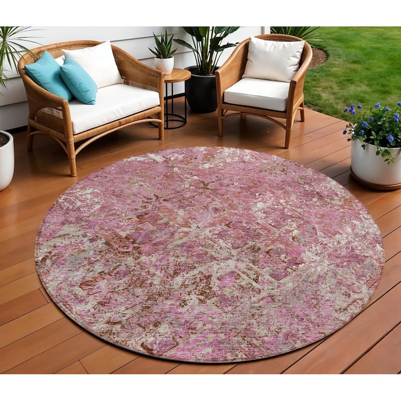 HomeRoots Geometric Transitional Rectangle Outdoor Rug - 8' Round