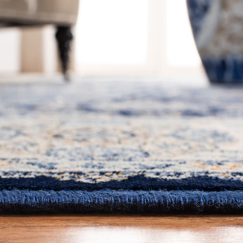 SAFAVIEH Persian Garden Vintage Distressed Boho Asime Traditional Oriental Viscose Rug