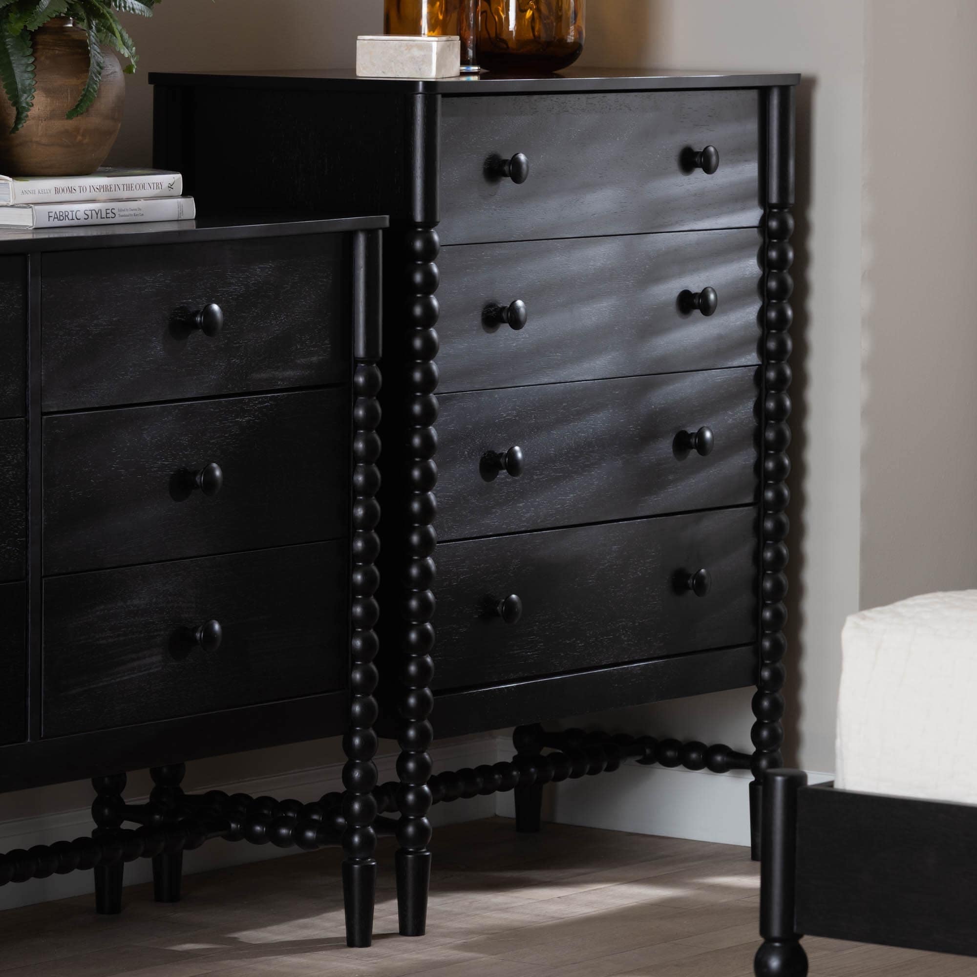 Brantley Spindle Chest - 4-Drawer Vertical Storage Cabinet with Beaded Frame and Elevated Base for Bedroom