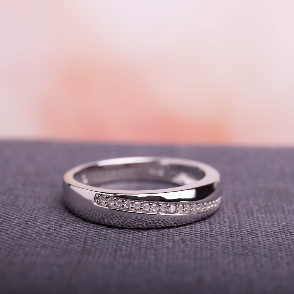 Miadora Men's Sterling Silver 1/10ct TDW Diamond Wedding Band