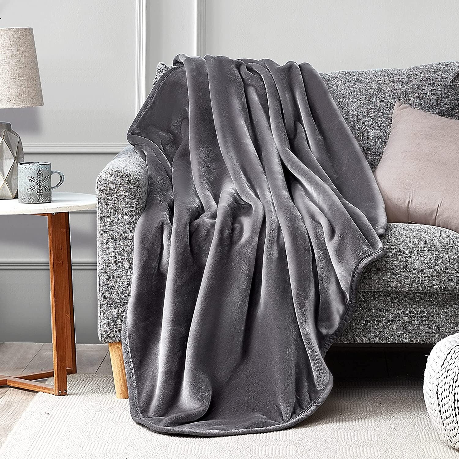 Luxury plush top blanket