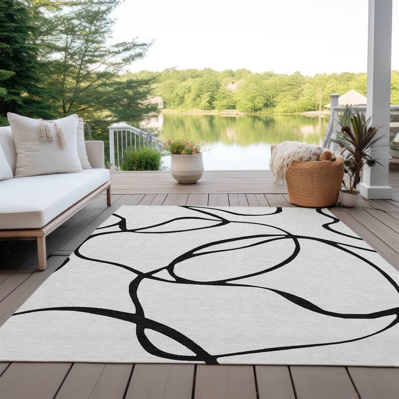 Machine Washable Indoor/ Outdoor Abstract Modern Chantille Rug