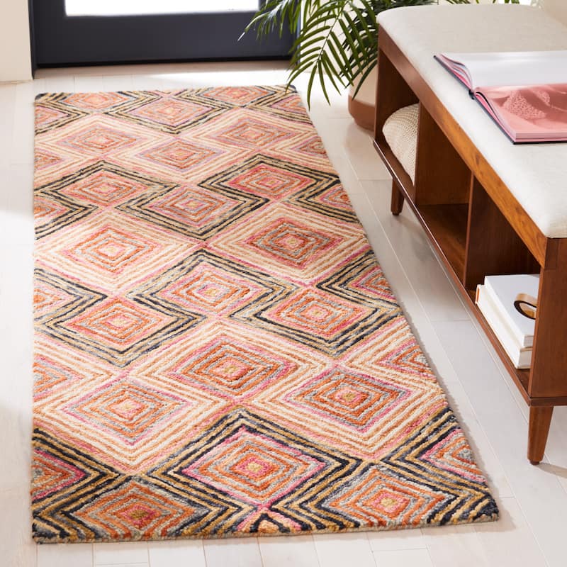 SAFAVIEH Handmade Aspen Zofija Bohemian & Eclectic Tribal Wool - 2' 3" x 8' - Gold/Olive