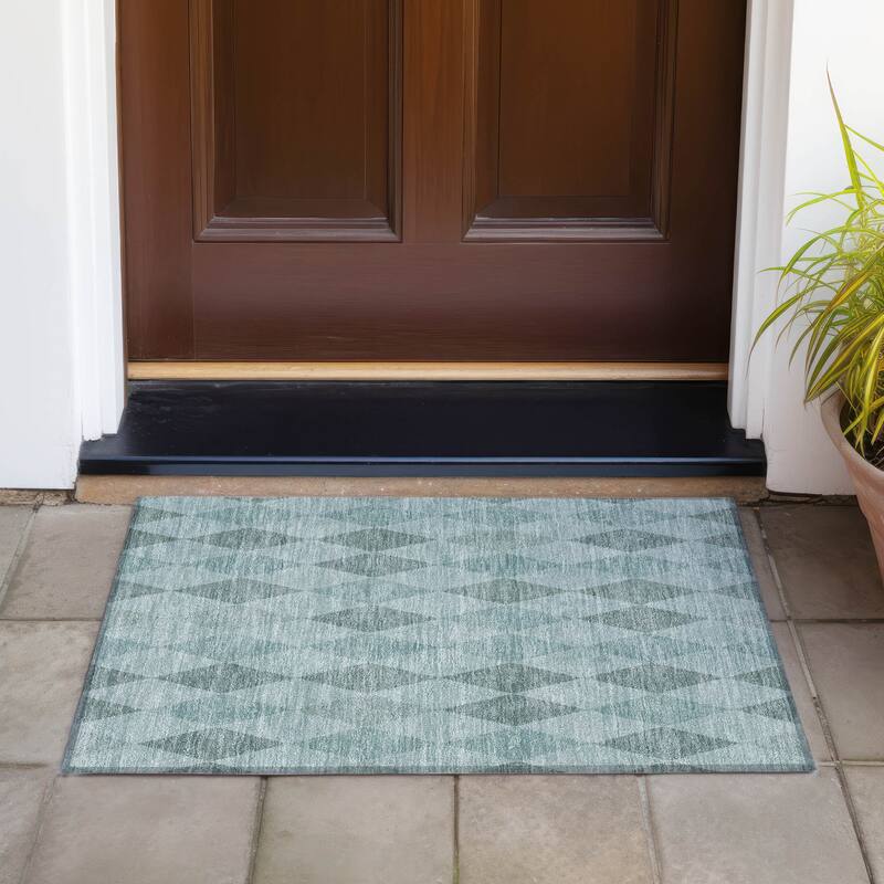 Machine Washable Indoor/ Outdoor Argyle Chantille Rug