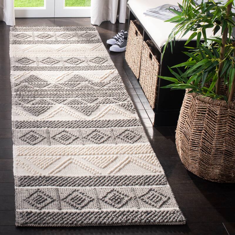 SAFAVIEH Handmade Natura Greetje Wool Rug - 2'3" x 8' Runner - Ivory/Grey
