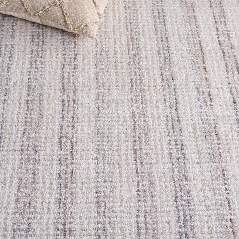 SAFAVIEH Handmade Renewal Yveta Rug