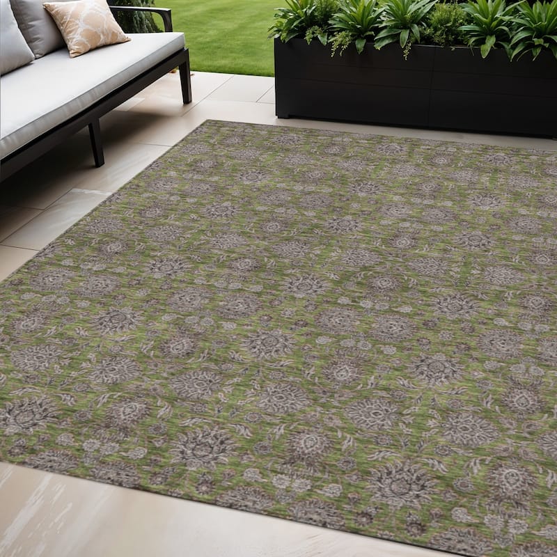 HomeRoots Floral Transitional Rectangle Outdoor Rug - 5' X 8'