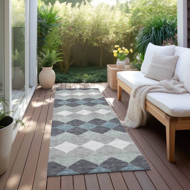 Machine Washable Indoor/ Outdoor Modern Mosaic Chantille Rug - Gray - 2'3" x 7'6"
