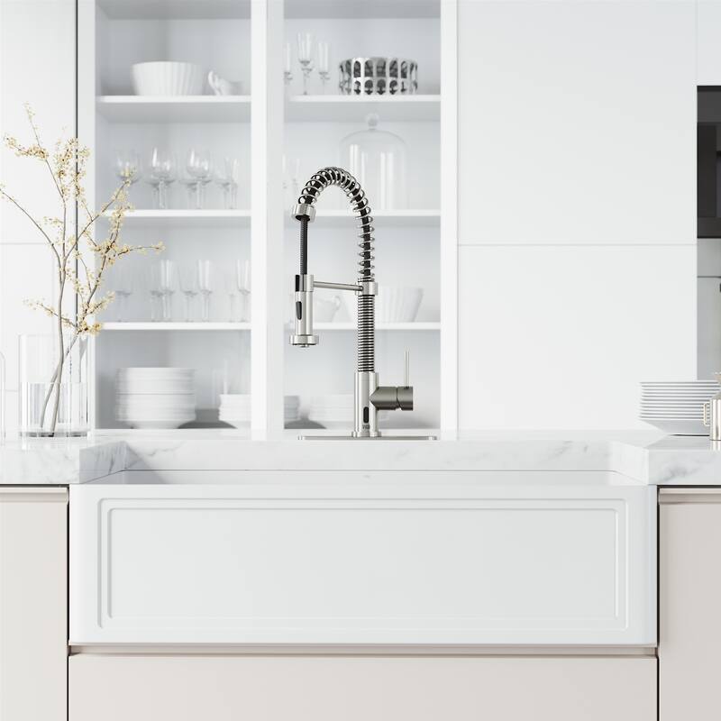 VIGO Edison 19" H Single Handle Pull-Down Sprayer Kitchen Faucet Set with Touchless Sensor
