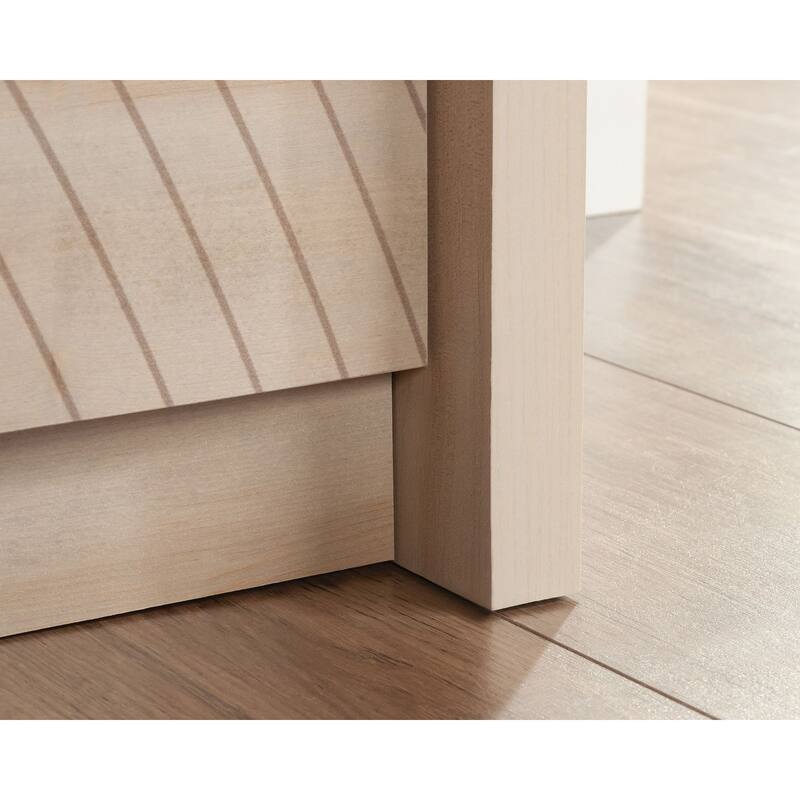 Harvey Park 4-Drawer Chest