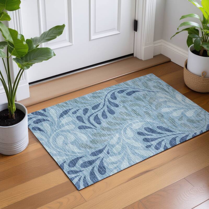 Machine Washable Indoor/ Outdoor Floral Arabesque Chantille Rug