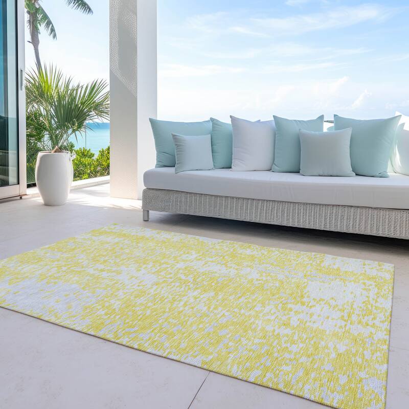 Machine Washable Indoor/ Outdoor Modern Abstract Chantille Rug - Yellow - 2'6" x 3'10"