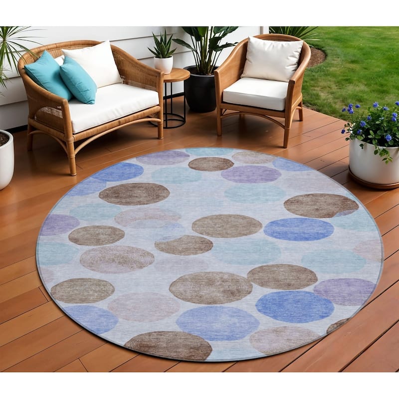 HomeRoots Geometric Transitional Rectangle Outdoor Rug - 8' Round