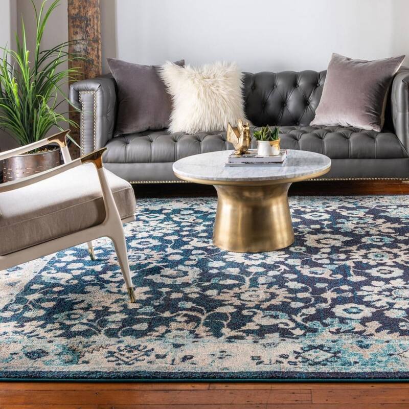 Traditional Koakburg Collection Area Rug