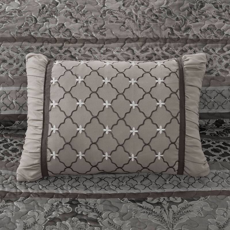 Madison Park Venetian Oversized 5-Piece Jacquard Bedspread Quilt Set with Matching Shams and Embroidered Throw Pillows