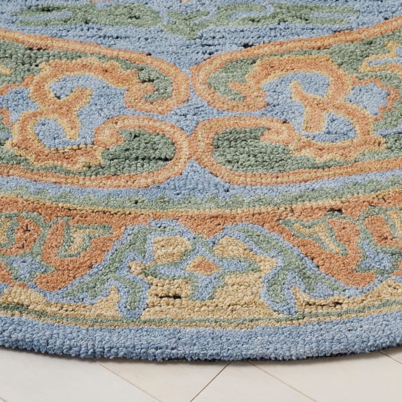SAFAVIEH Handmade Savonnerie Radolija Traditional Wool Rug