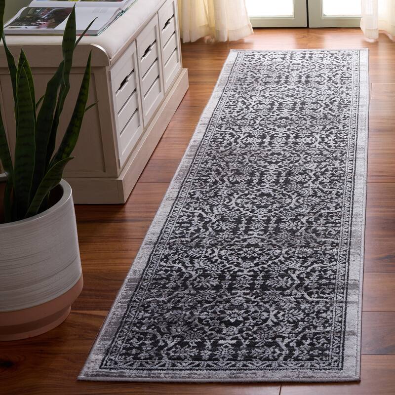 SAFAVIEH Amelia Guenievre Abstract Distressed Rug