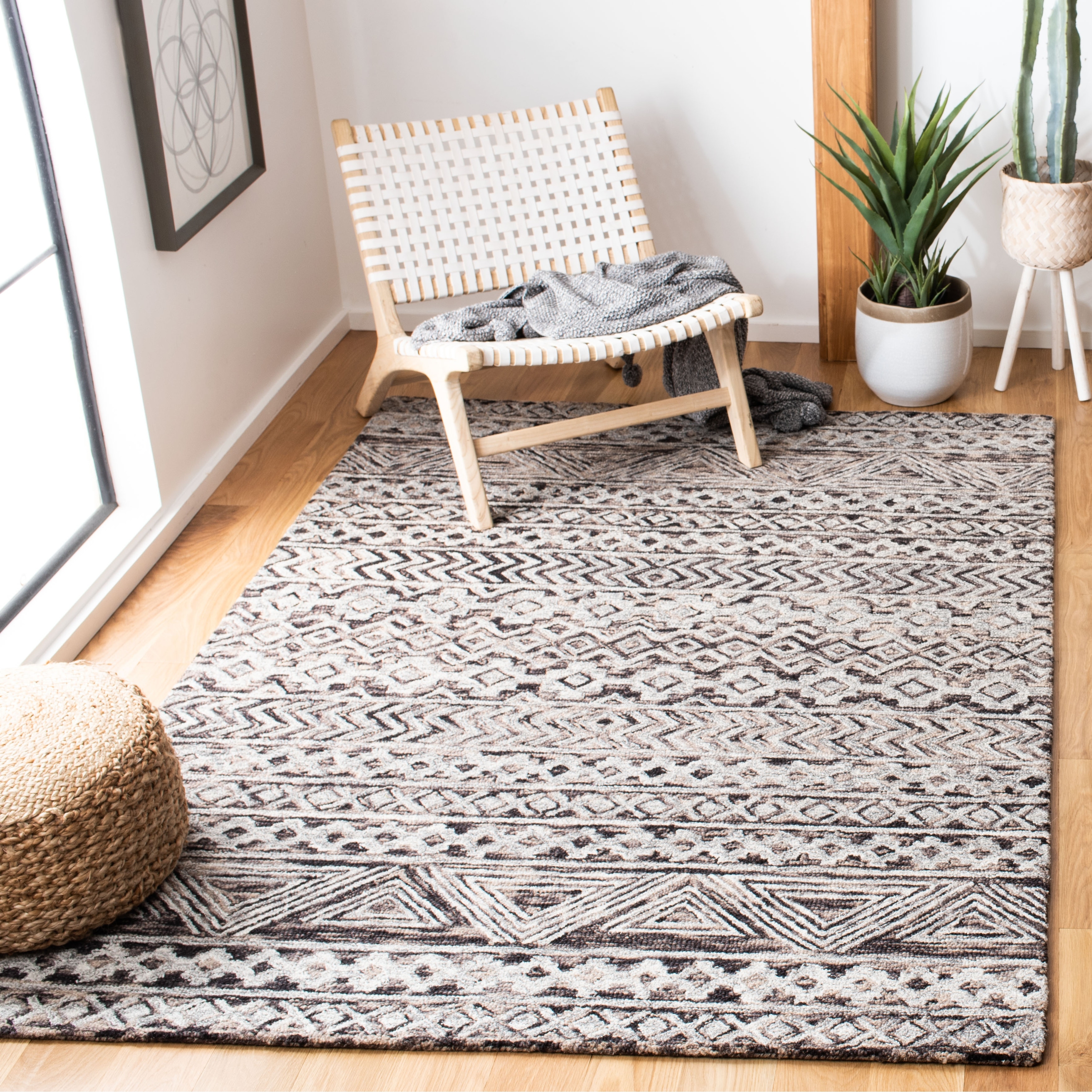 SAFAVIEH Handmade Abstract Branislava Modern Moroccan Wool Rug