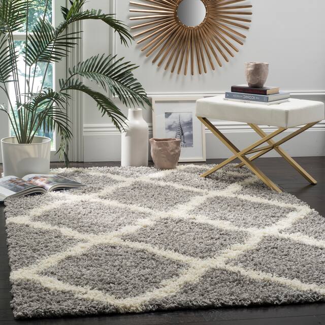 SAFAVIEH Dallas Shag Giusy Trellis 1.5-inch Thick Rug - 3' x 5' - Grey/Ivory
