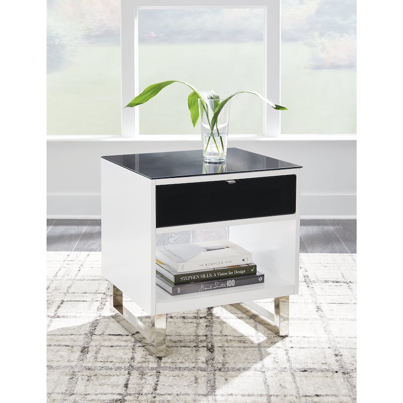 Signature Design by Ashley Gardoni White/Black End Table - 21.88" W x 20" D x 24.13" H
