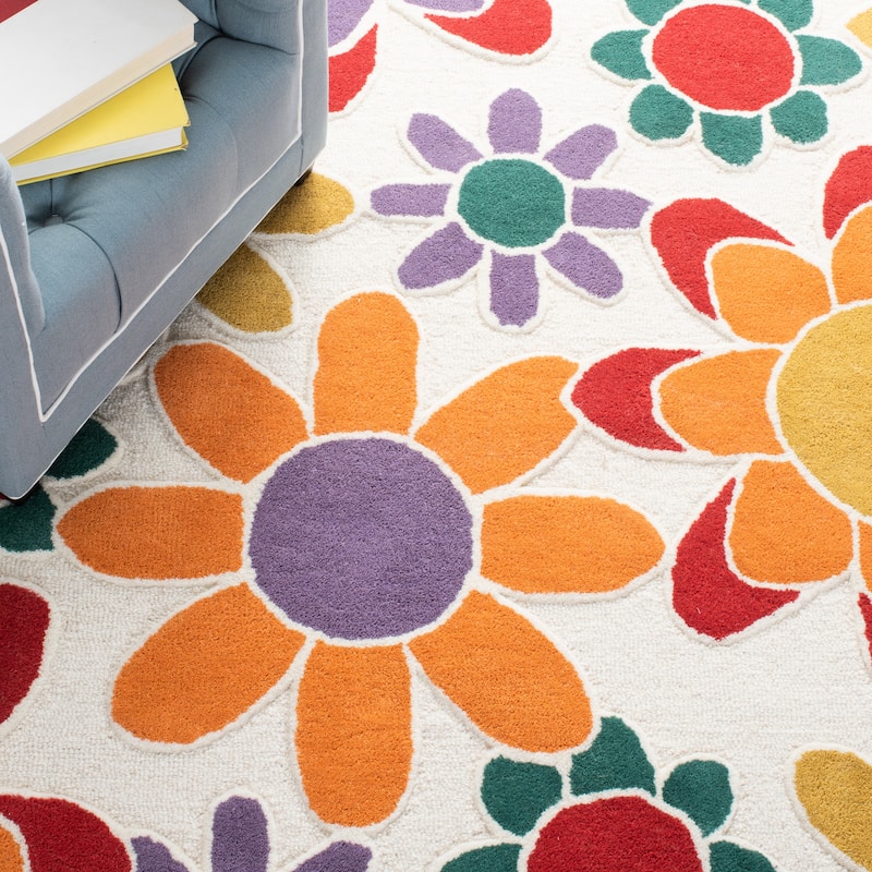 SAFAVIEH Handmade Kids Miens Floral Wool Rug