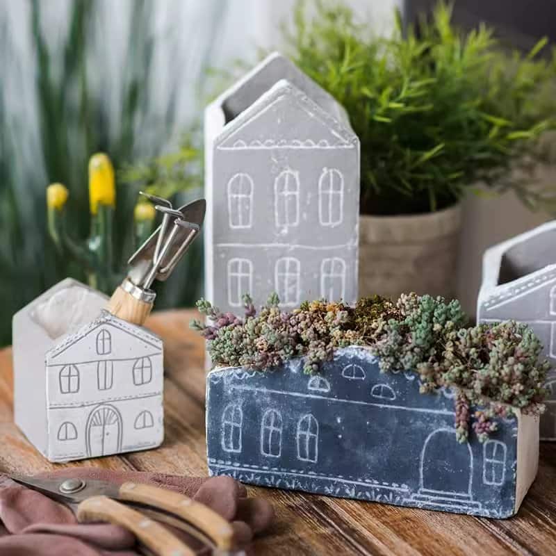 RusticReach TinyHome Clay Planters