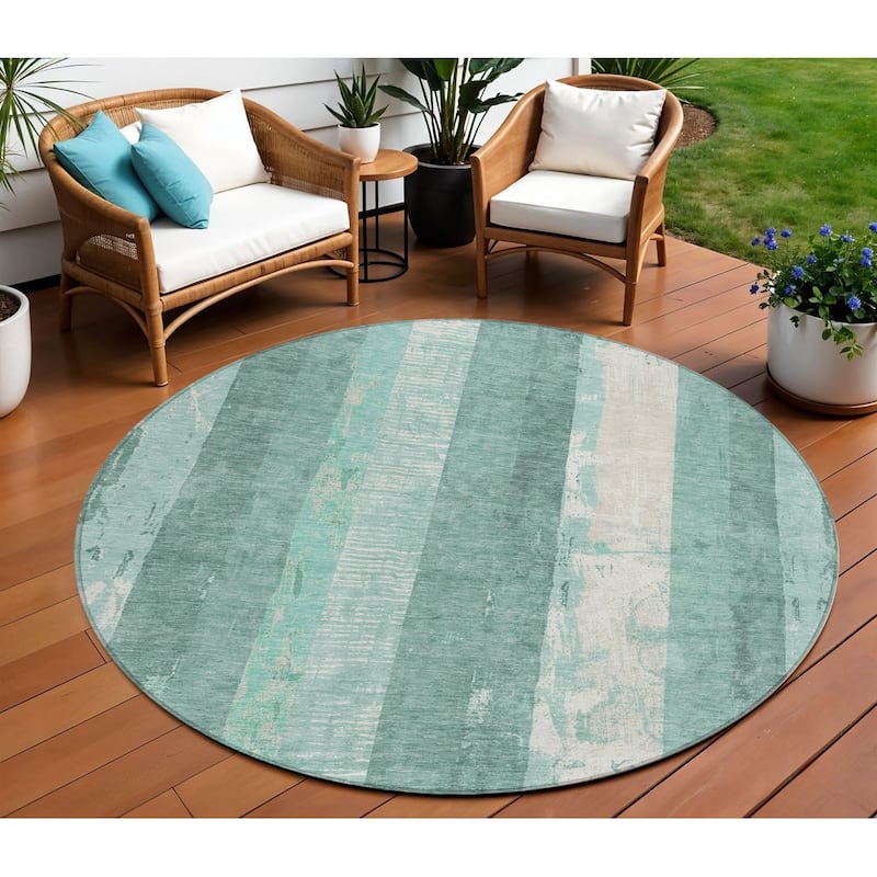 HomeRoots Striped Transitional Rectangle Outdoor Rug - 8' Round