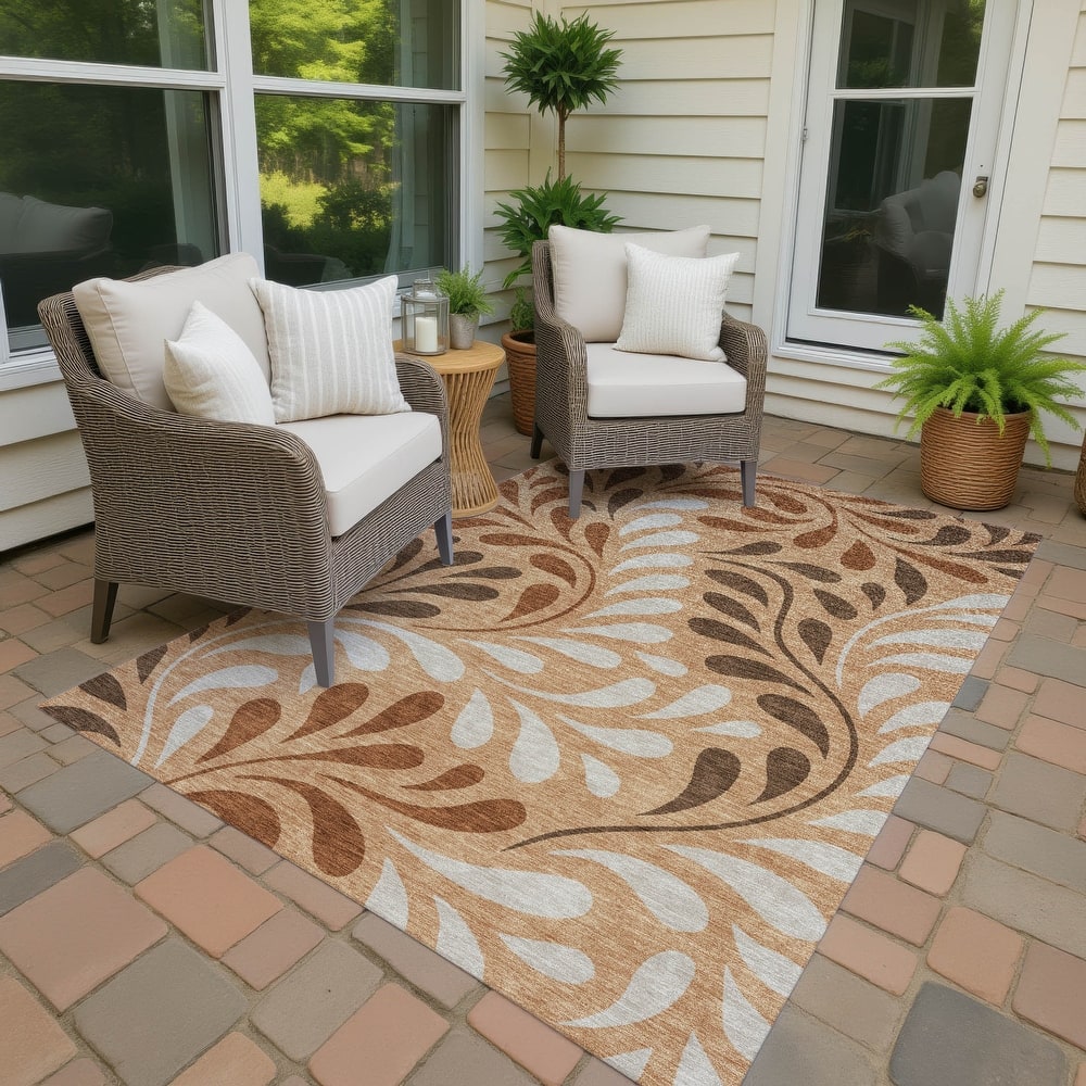 Machine Washable Indoor/ Outdoor Floral Arabesque Chantille Rug