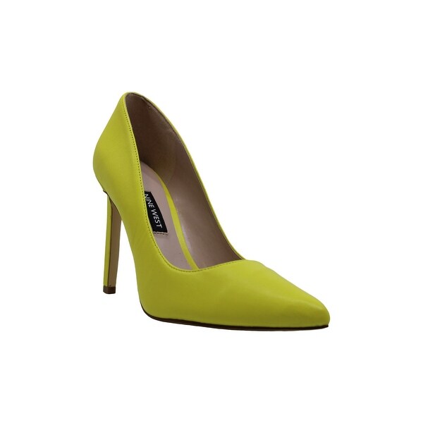 nine west yellow pumps