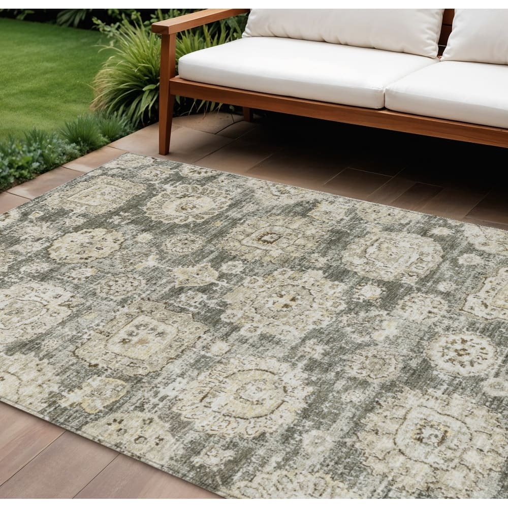 HomeRoots Floral Transitional Rectangle Outdoor Rug