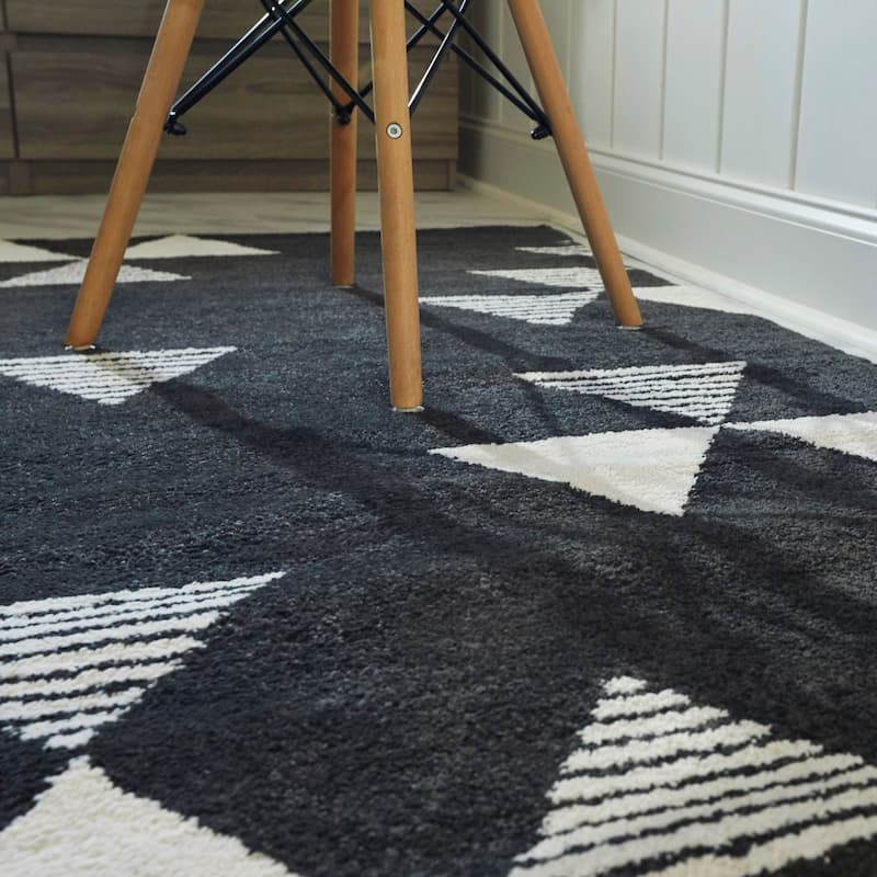 Carson Carrington Islingby Modern Geometric Area Rug