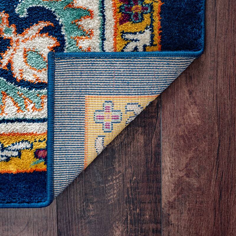 Genesis Bohemian & Eclectic Medallion Indoor Area Rug