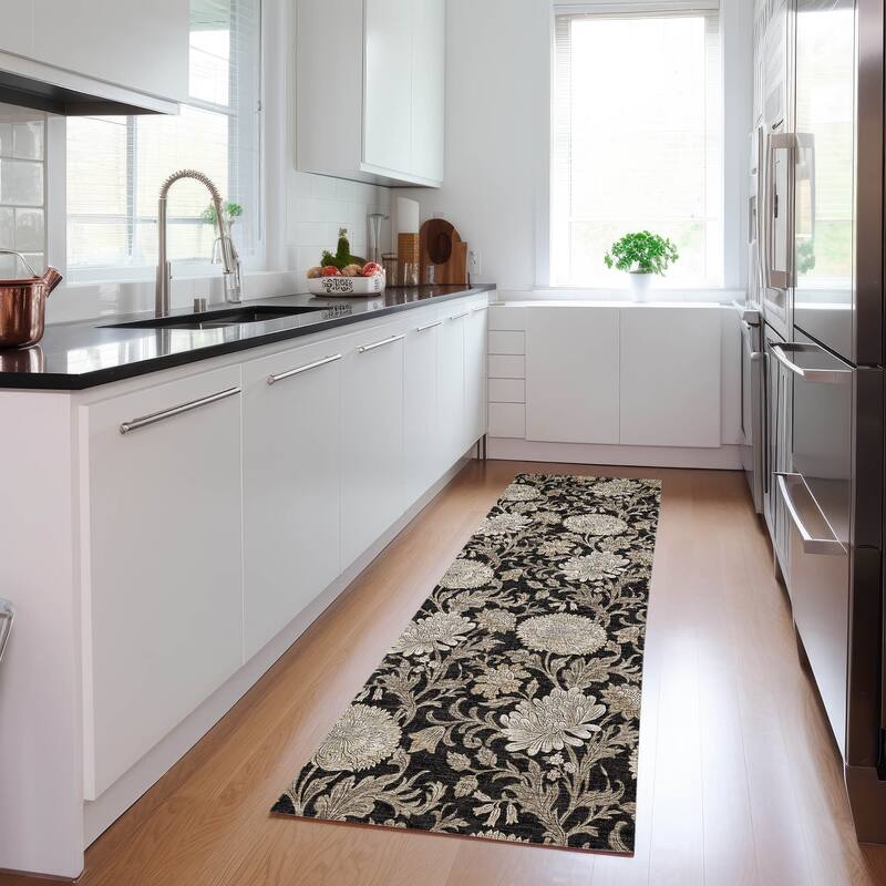 Machine Washable Indoor/ Outdoor Chantille Floral Rug - Black - 2'3" x 7'6"