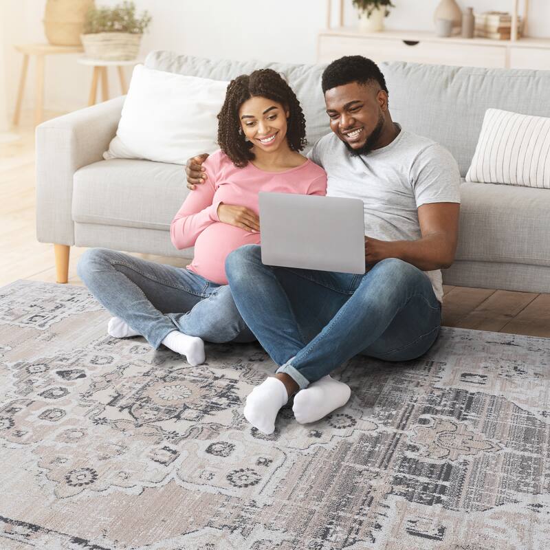 Abstract Area Rug - 8' x 10'