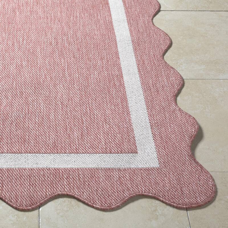 Livabliss Miami Beach Traditional Indoor / Outdoor Area Rug