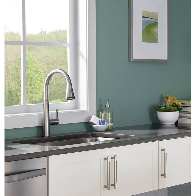 American Standard Edgewater Pull-Out Spray Kitchen Faucet