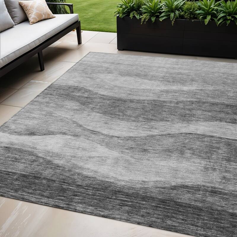 HomeRoots Abstract Transitional Rectangle Outdoor Rug - 5' X 8'