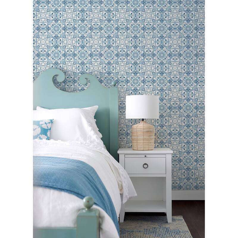 Chesapeake Concord Blue Medallion Wallpaper