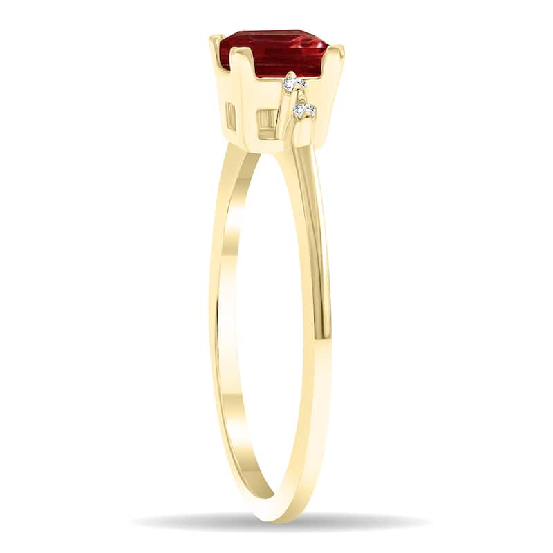 Women's Square Shaped Garnet and Diamond Sparkle Ring in 10K Yellow Gold