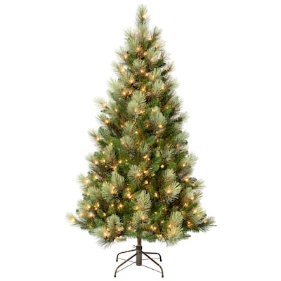 9' Charleston Pine Hinged Tree with 600 Clear Lights - 9 ft