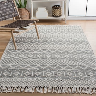 SAFAVIEH Handmade Natura Laimute Wool Fringe Rug