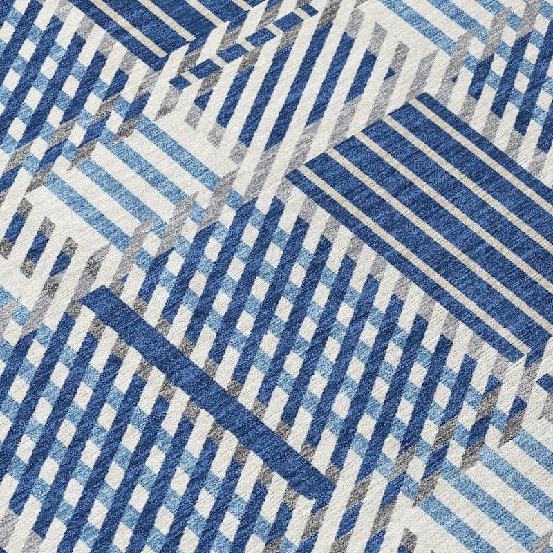 Machine Washable Indoor/ Outdoor Geometric Stripe Chantille Rug