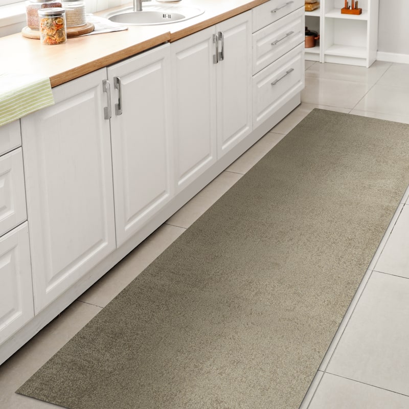 JONATHAN Y Fawning Classic Solid Low-Pile Machine-Washable Terra Area Rug