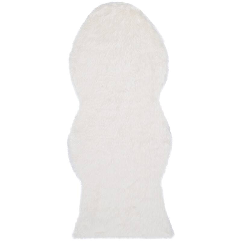 SAFAVIEH Faux Sheep Skin Shona 2.4-inch Thick Rug