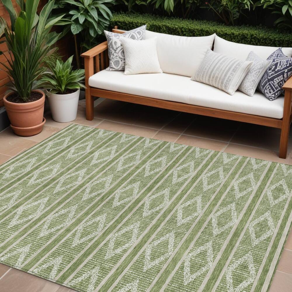 HomeRoots Geometric Transitional Rectangle Outdoor Rug
